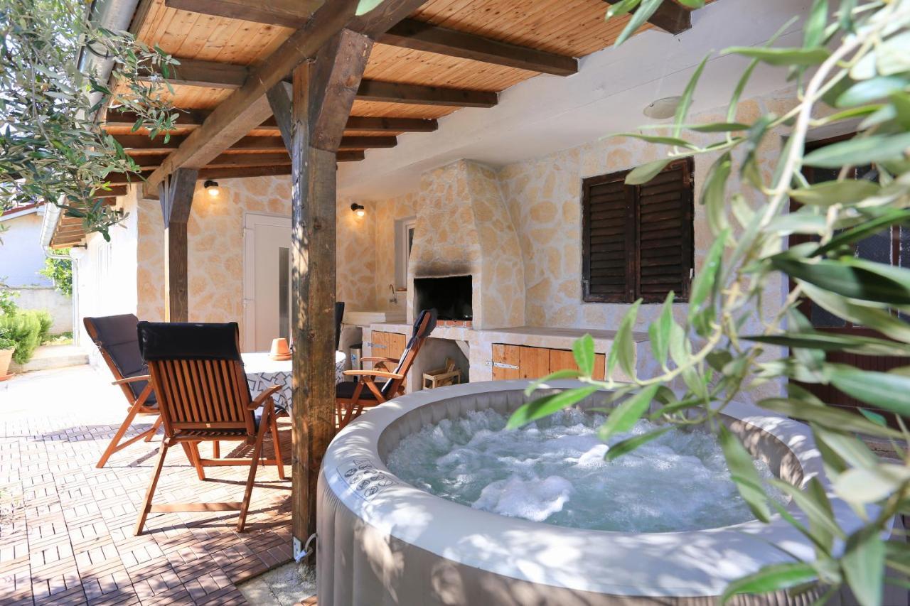 Hacienda Mia With Yacuzzi And Free Parking Zadar Eksteriør billede